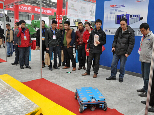 九游体育平台官方网站参加2015中国西部国际装备制造业博览会-展会现场-3.jpg